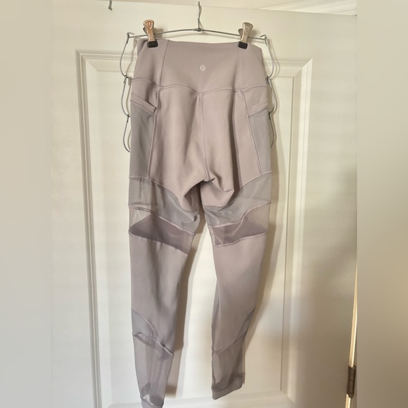 Lululemon Mesh Size 6 Leggings - Picture 3 of 3